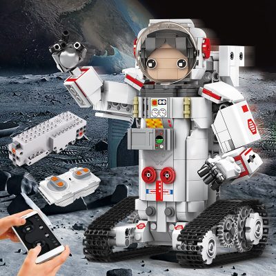 MOULD KING 13136 Technical Remote Control Robot RC Motorized Astronaut Robot Building Blocks Bricks Toy Christmas 3 - Mould King EU Store